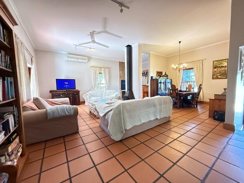 4 Bedroom Property for Sale in Die Wingerd Western Cape